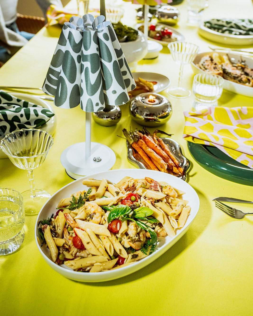 VIVID TABLECLOTH