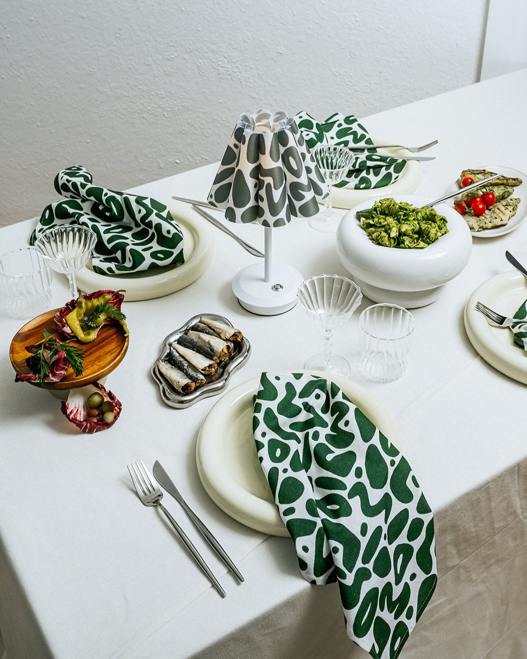 PLAIN JANE TABLECLOTH