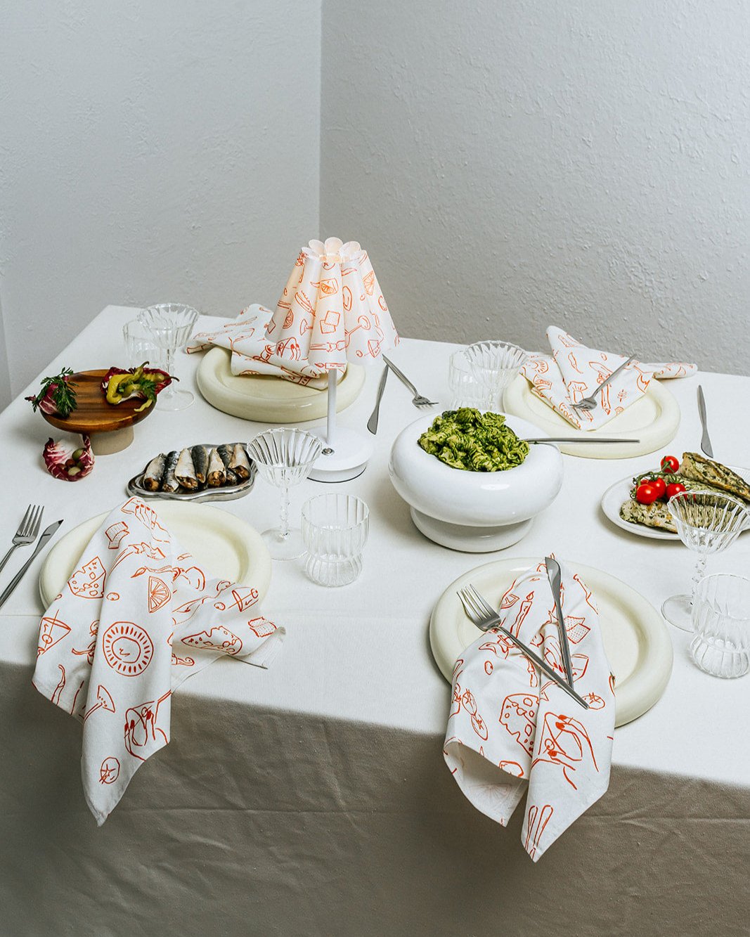 PLAIN JANE TABLECLOTH