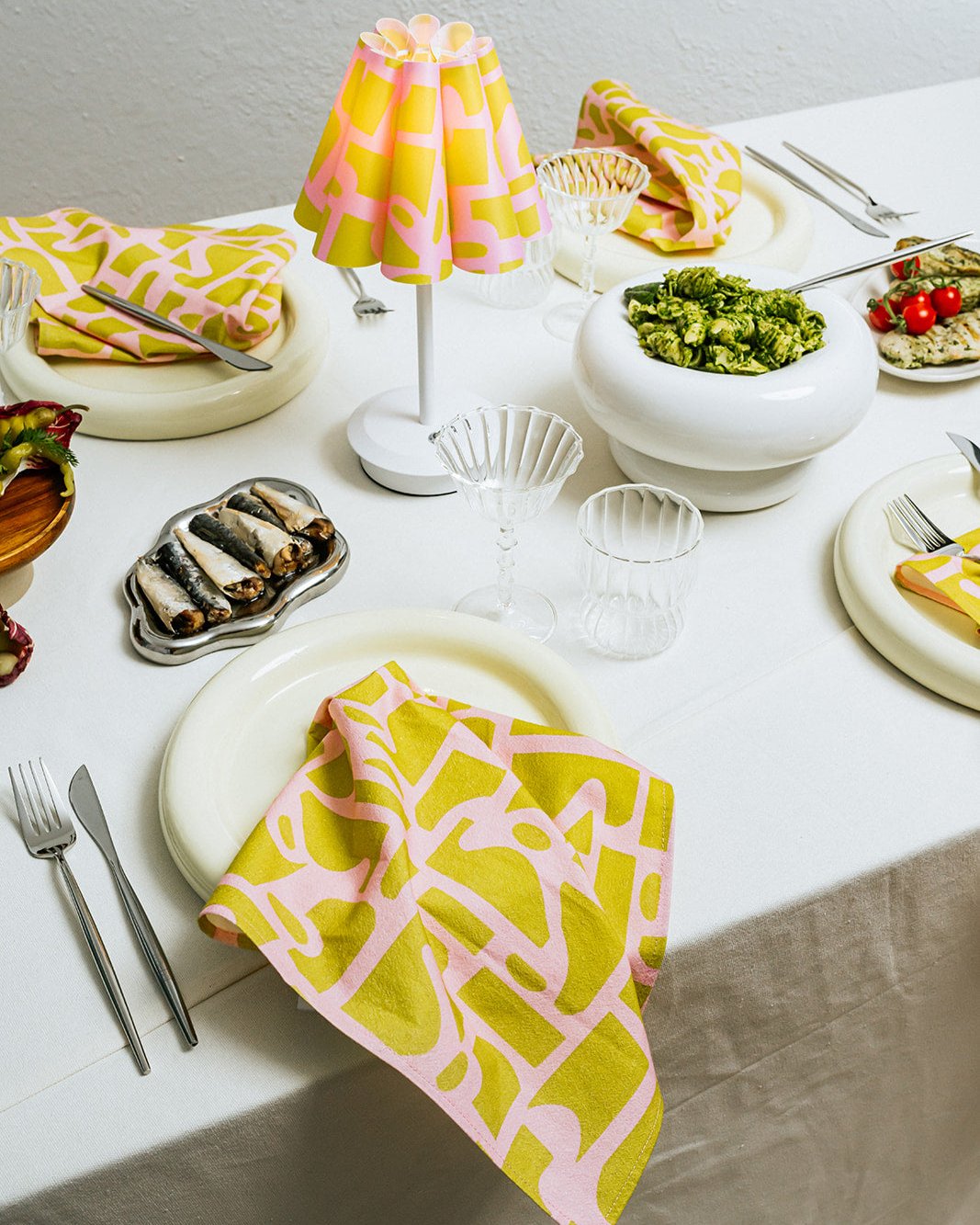 PLAIN JANE TABLECLOTH